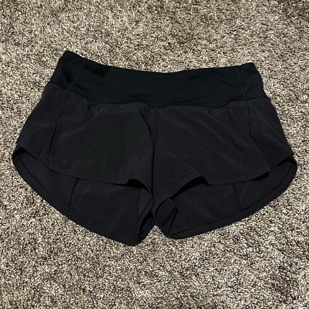 Lululemon Black Low Rise Speed Up Shorts, size 2